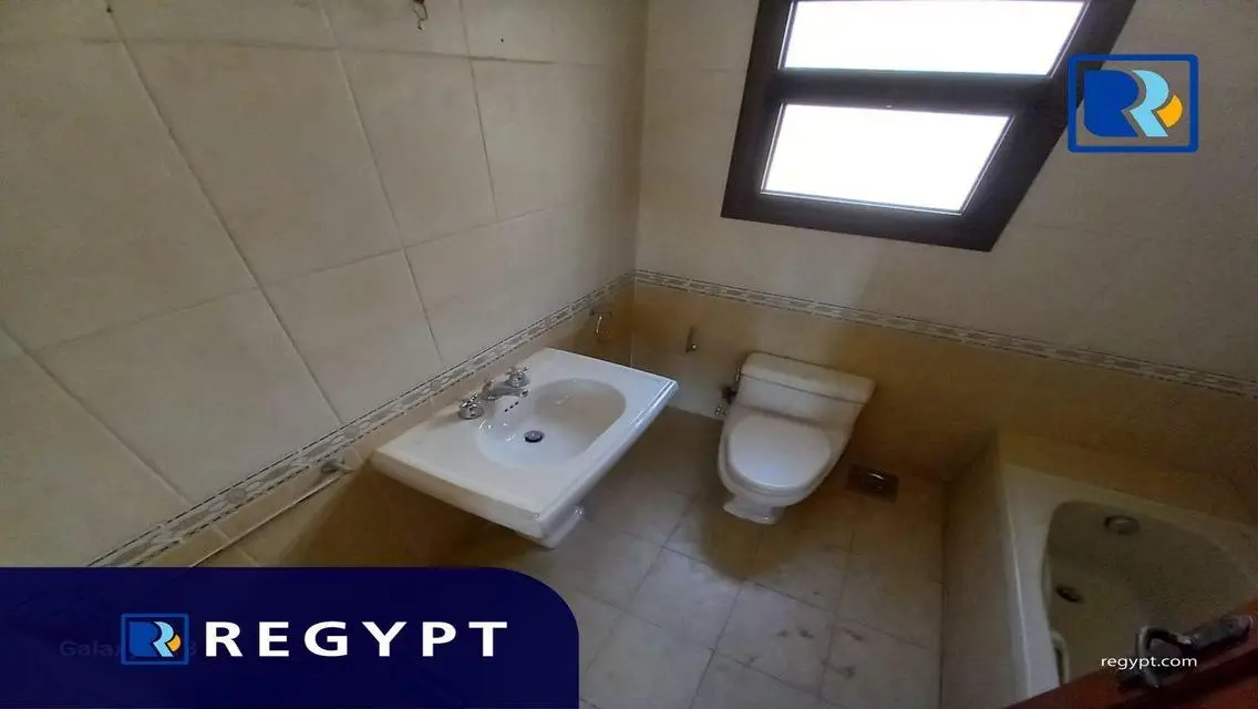 رووف رائع للإيجار في المعادي دجله