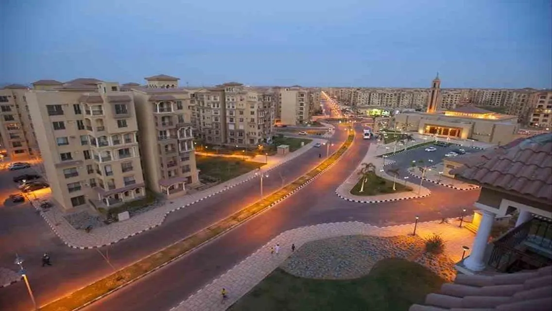 شقه متطشبه للبيع باقل من سعر الشركه ف مدينتنى