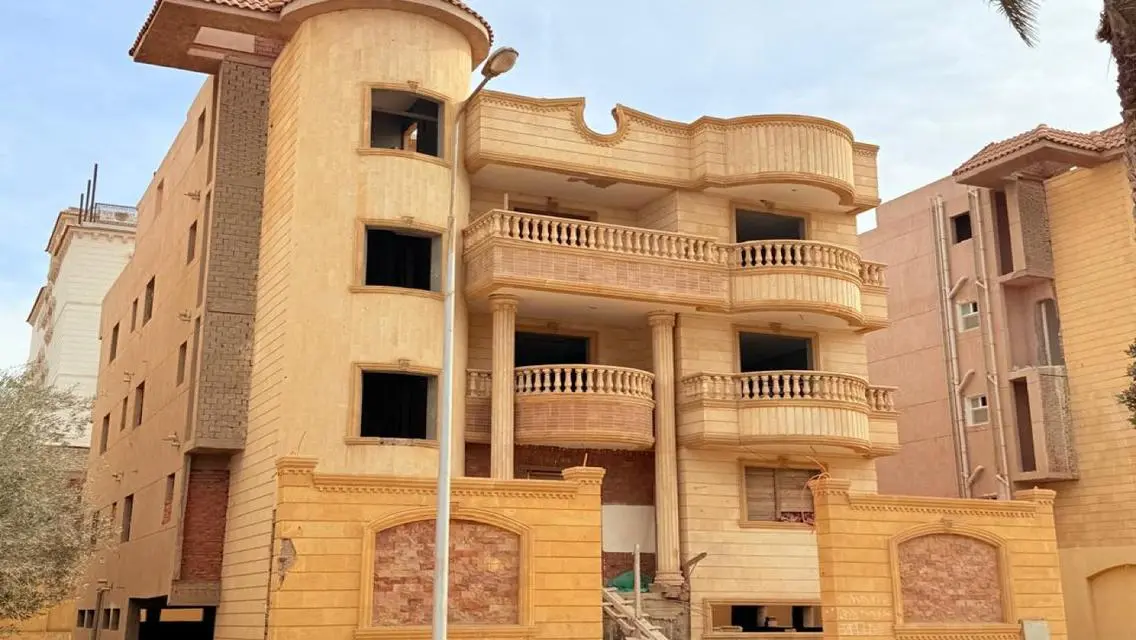 فيلا 1200م غرب سوميد بحرية علي المحور بسعر تجاري