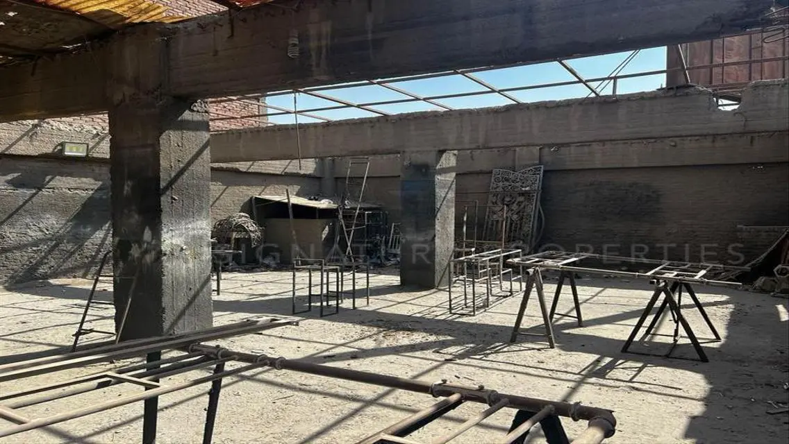 مصنع بمساحة ١٠٠٠ م بموقع مميز فى حدائق القبة