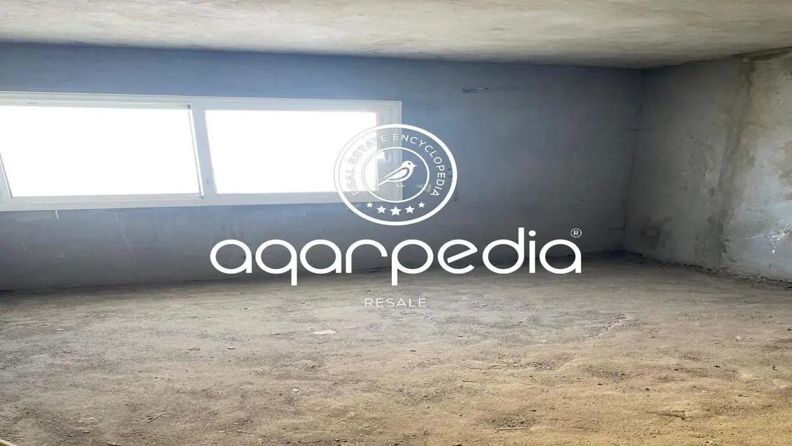 apartment with garden ready to move AT the square