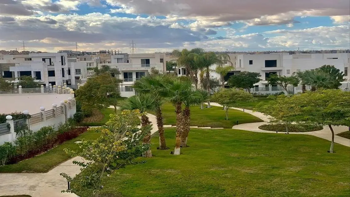 Twin Villa 295m with garden 424m ready to move
