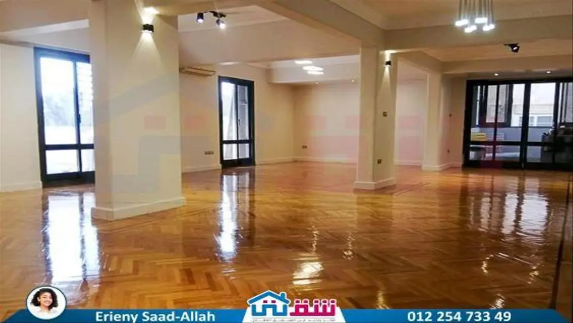 شقة فاخرة للبيع بمساحة كبيرة