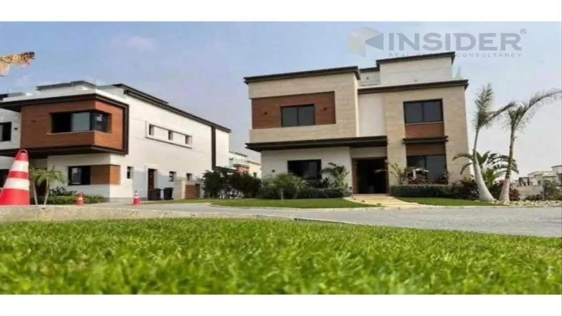Townhouse Villa for sale in Azzar 2 Compound