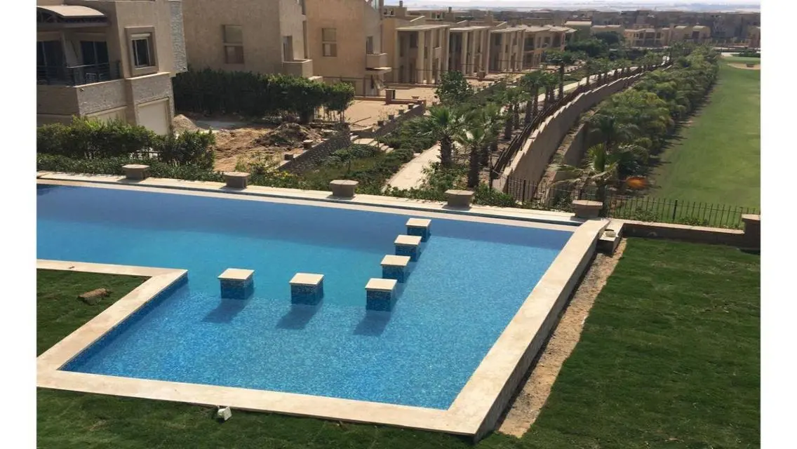 ڤيلا اليجريا ايجار ألارض مساحتها ٨٤٨  المباني 400