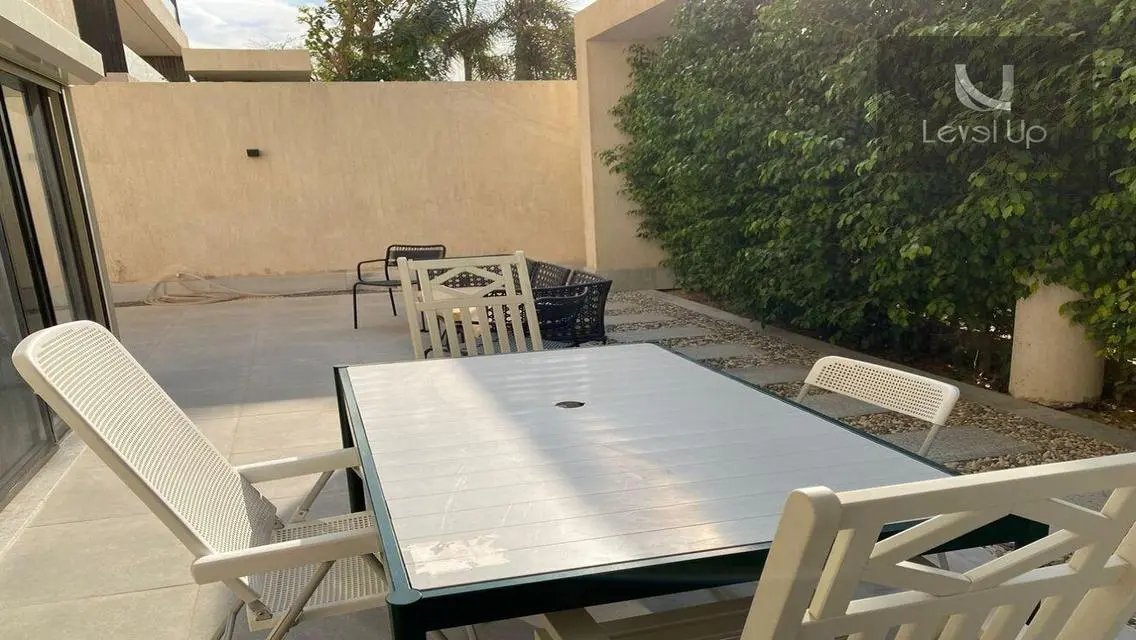 Apartment for rent 135 meter in Lake View Compound