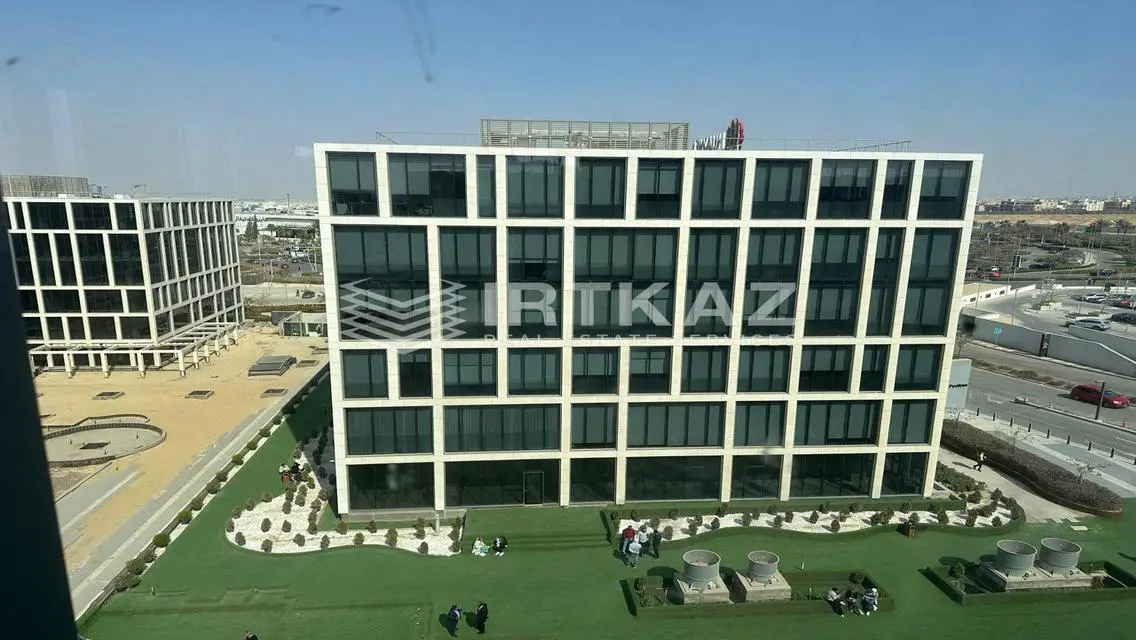 مكتب لقطة للايجار بأقل سعر للمتر متشطب بالكامل