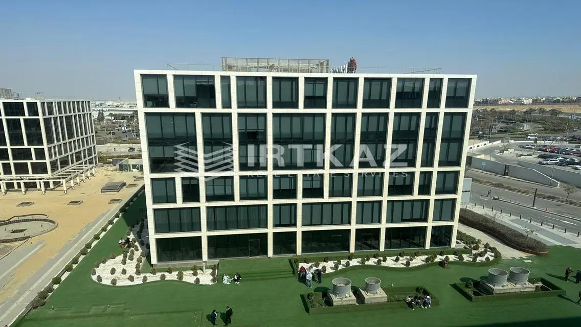 مكتب لقطة للايجار بأقل سعر للمتر متشطب بالكامل