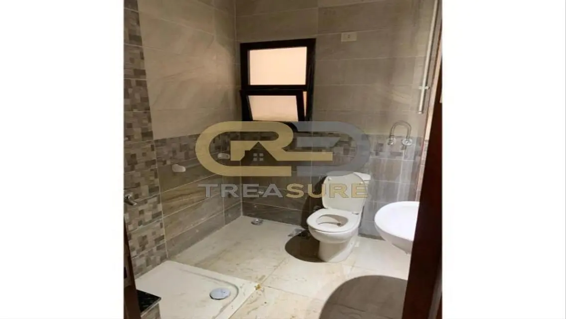 Apartment for rent in Eastown Semi Furnished     .