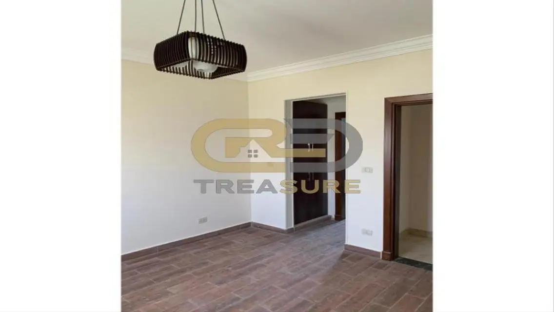 Apartment for rent in Eastown Semi Furnished     .