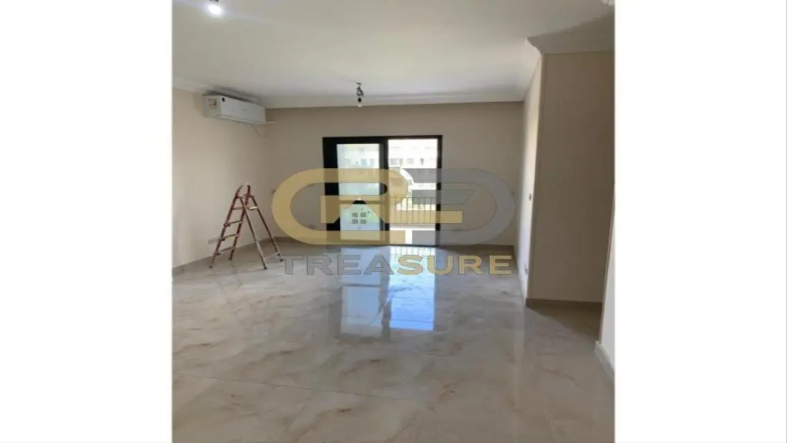 Apartment for rent in Eastown Semi Furnished     .