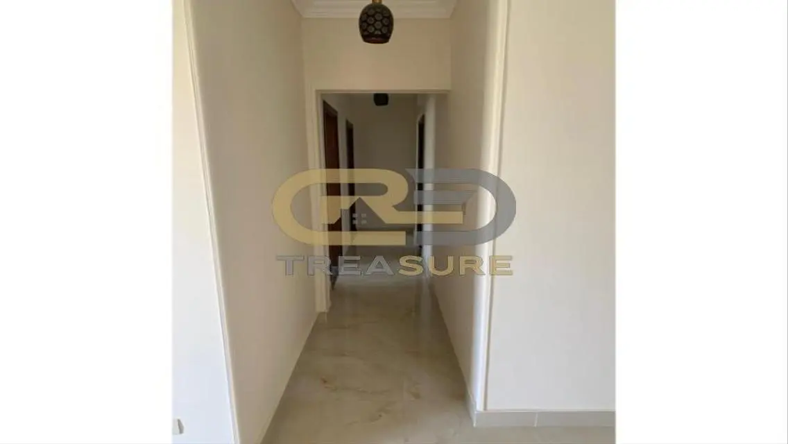 Apartment for rent in Eastown Semi Furnished     .