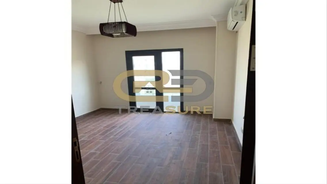 Apartment for rent in Eastown Semi Furnished     .