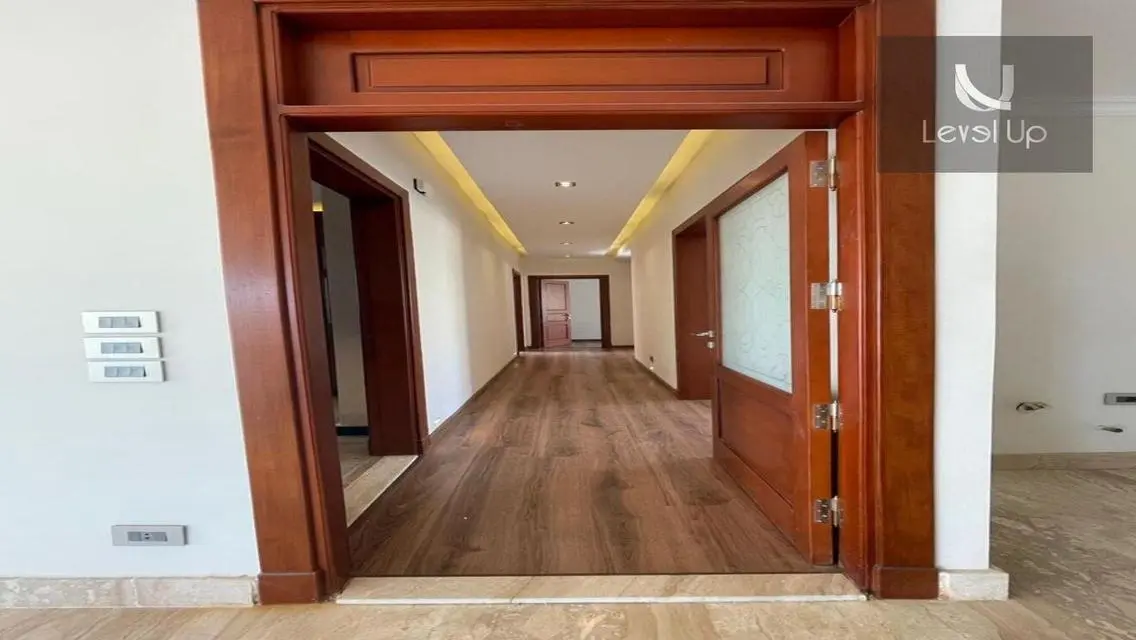Apartment for rent 260 meters in Village Avenue