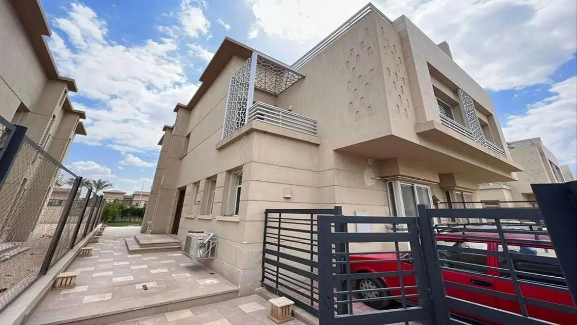 Ready to move villa in Jedar next to New Giza