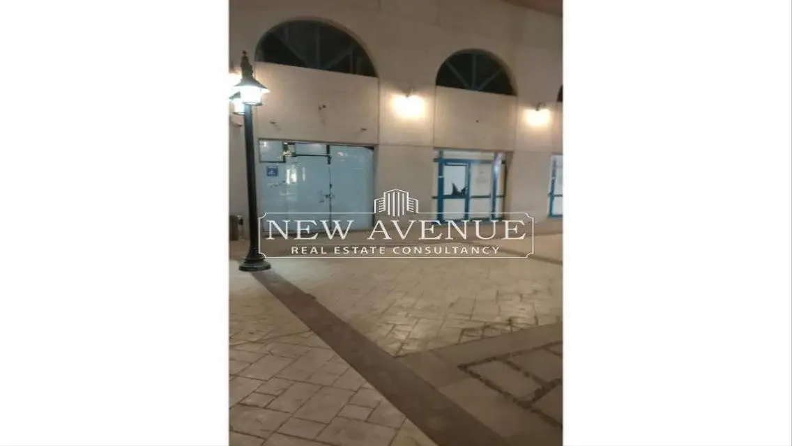 Fully finished retail 90m at El Rehab New Cairo