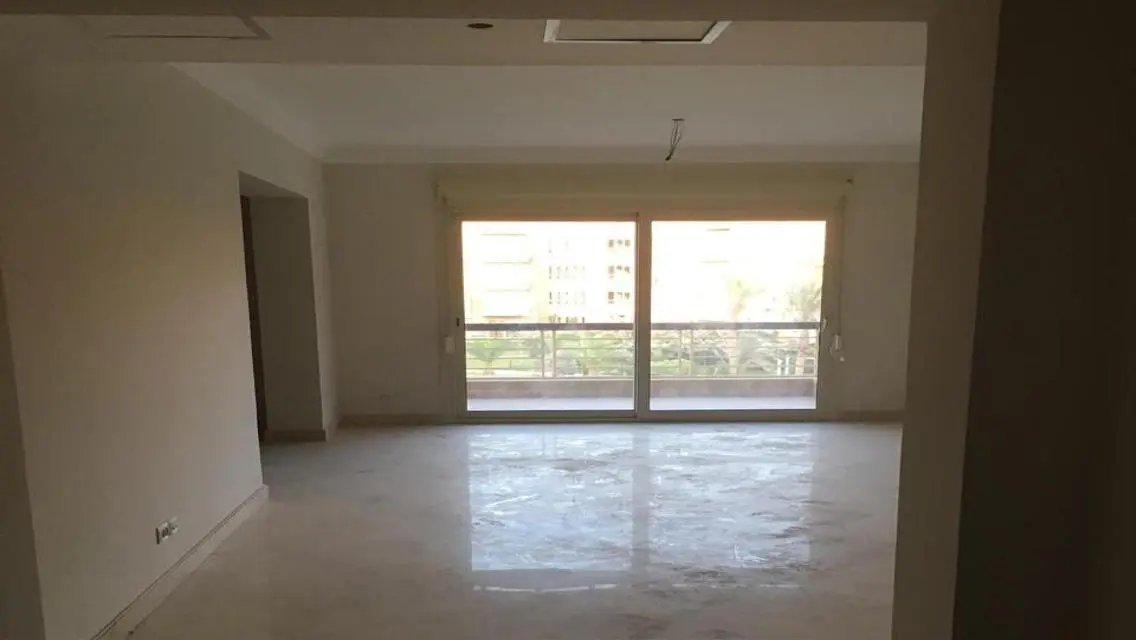 شقة للبيع في كارنيل: لاند سكيب فيو وسعر جيد