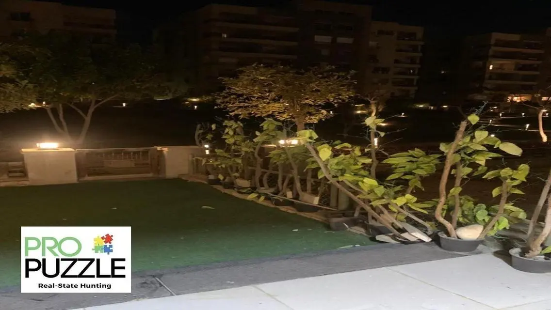 Ground Floor Apartment with Garden in The Square