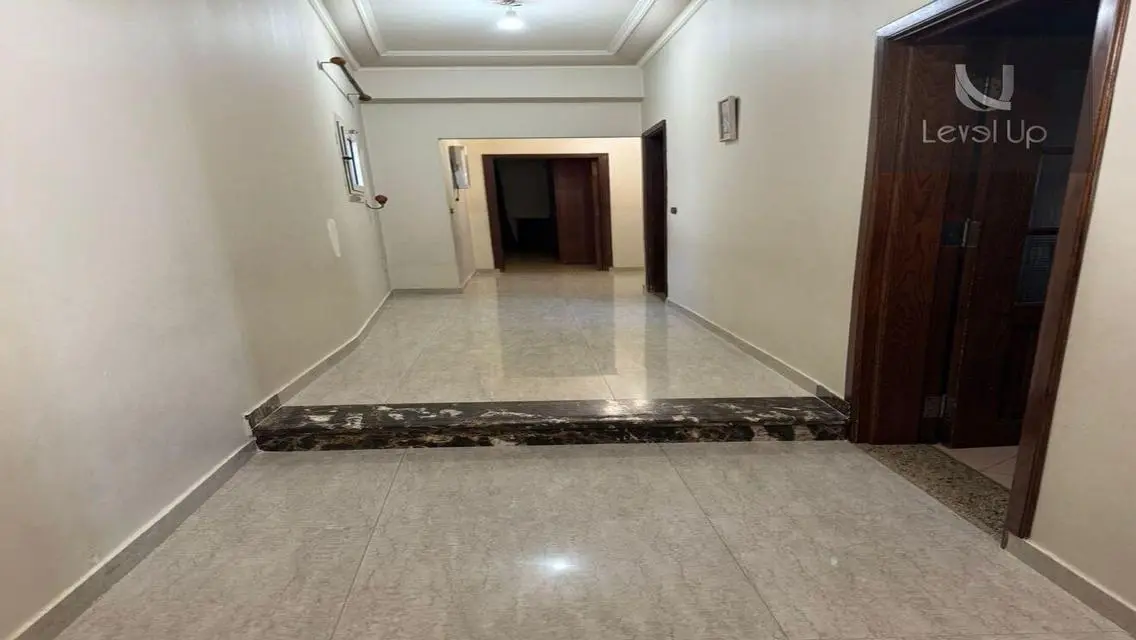 شقة للبيع متشطبة بالكامل نص مفروش فى جنوب اكاديمية