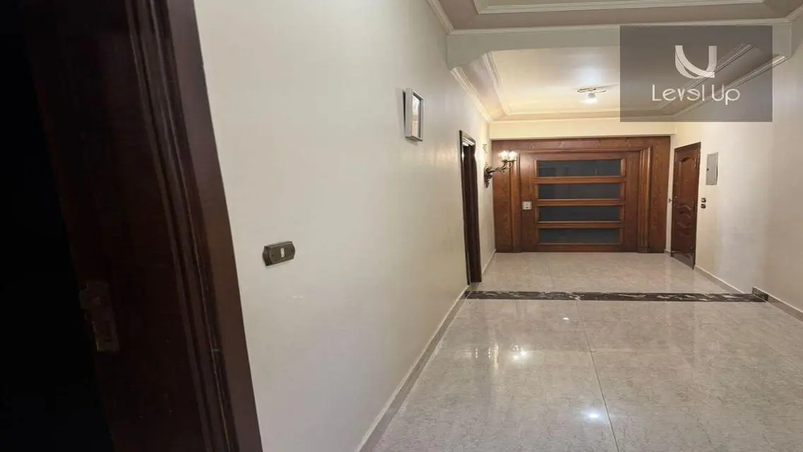 شقة للبيع متشطبة بالكامل نص مفروش فى جنوب اكاديمية