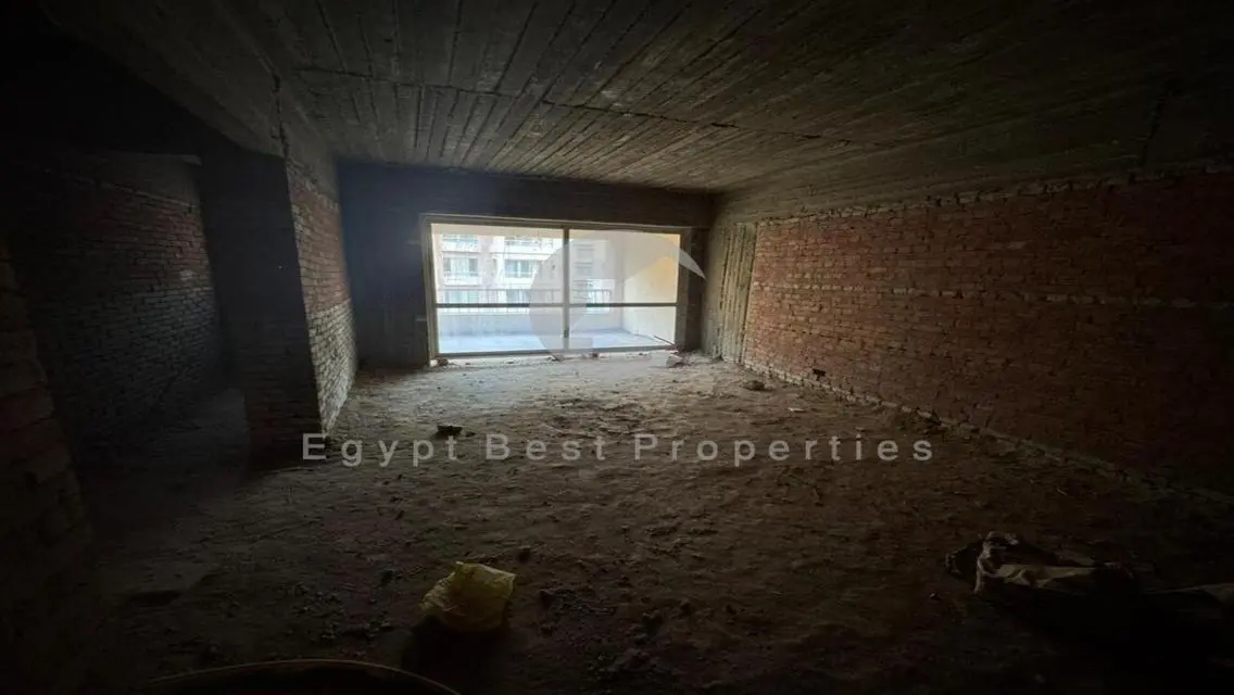 apartment for sale prime location in garden hills