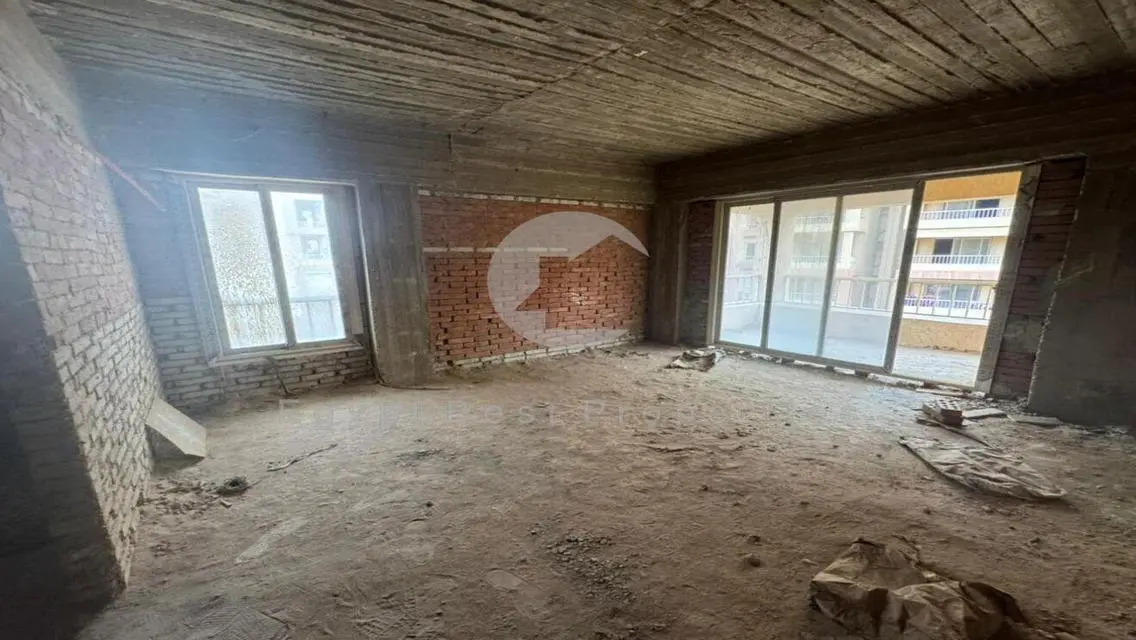 apartment for sale prime location in garden hills