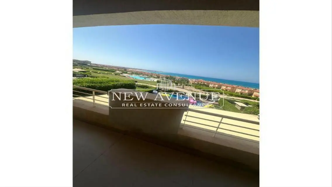 شقة فاخرة بمساحة كبيرة مع إطلالة رائعة