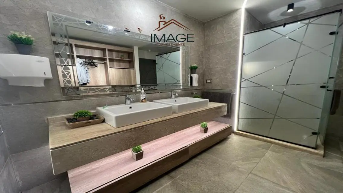 سينيور شاليه بروف للبيع صف اول جولف - هاسيندا باي