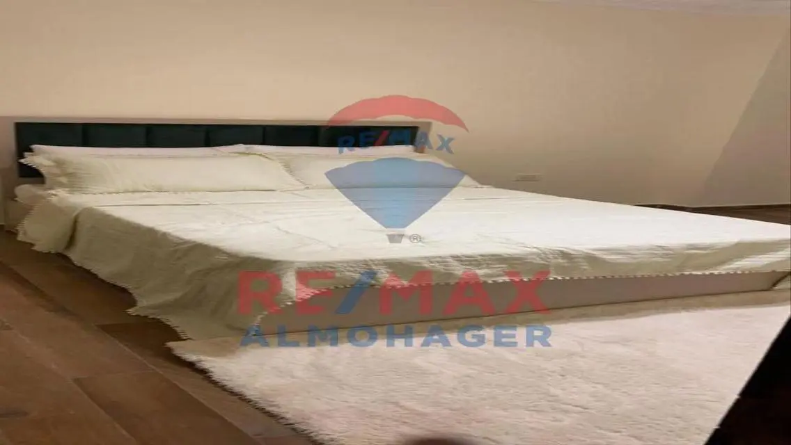 شقة بفرش أنيق للإيجار بالمطبخ والأجهزه بزايد ديونز