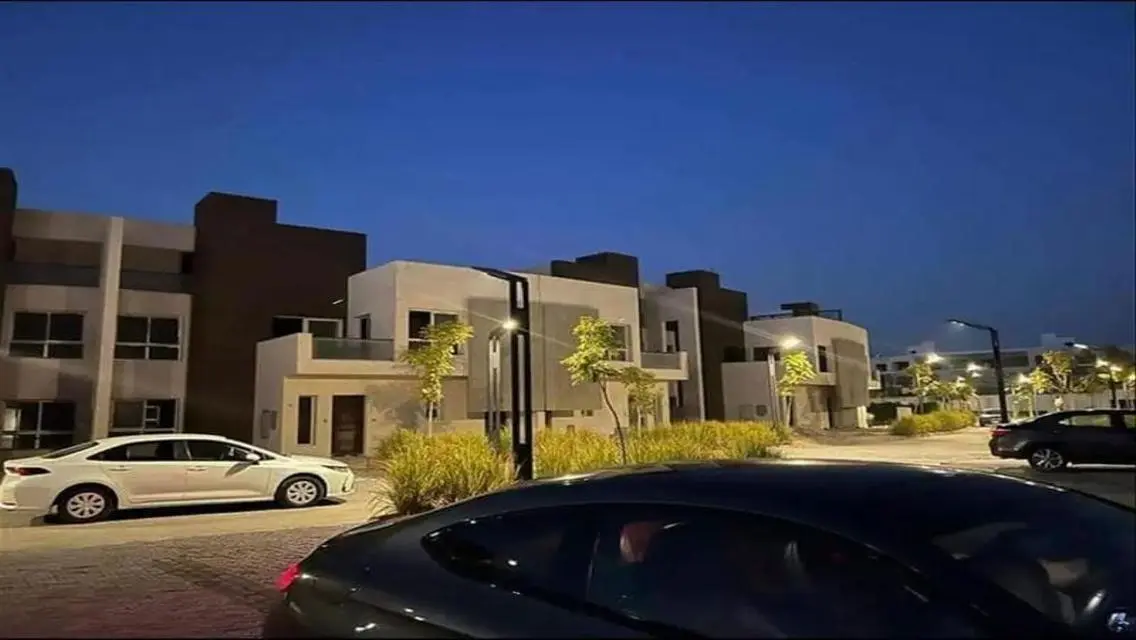 شقة استلام فوري للبيع في سولايا متشطبة بالتكييفات