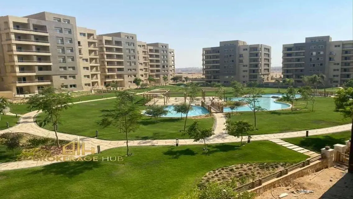Apartment 131 SQM for rent in the square