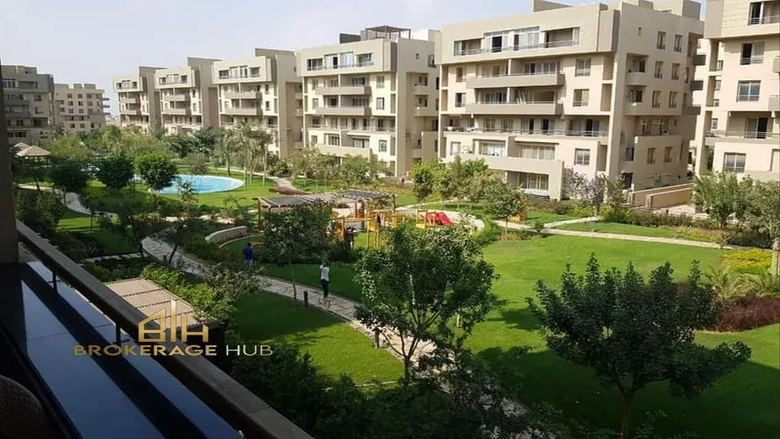 Apartment 131 SQM for rent in the square