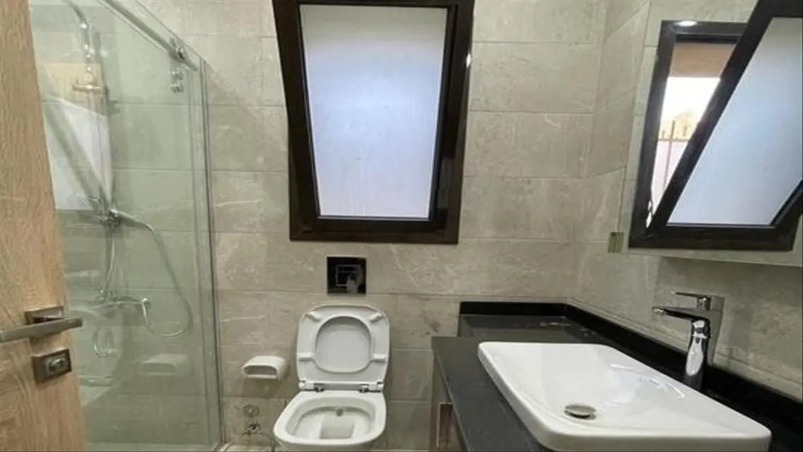 Beautifully Furnished Garden Apartment in Westown