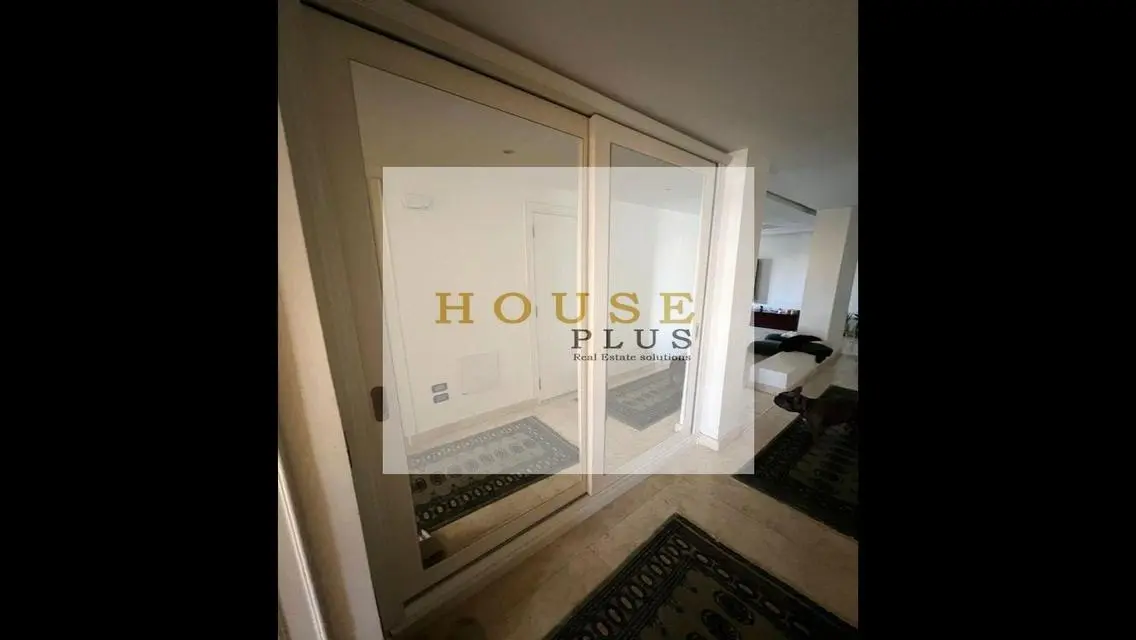 Luxuriously finished apartment with a large garden