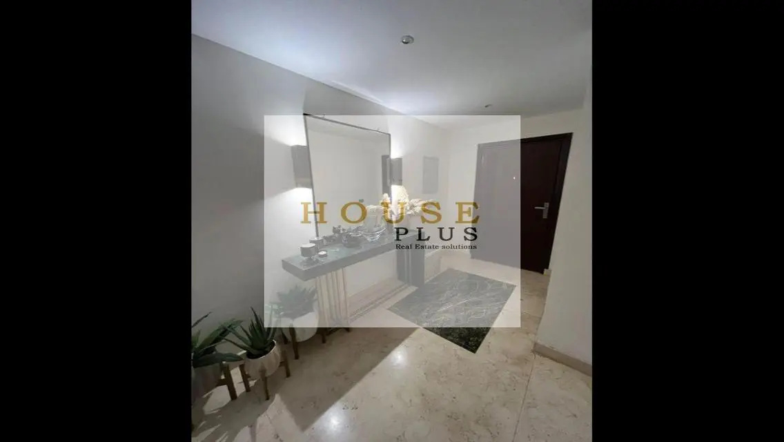 Luxuriously finished apartment with a large garden