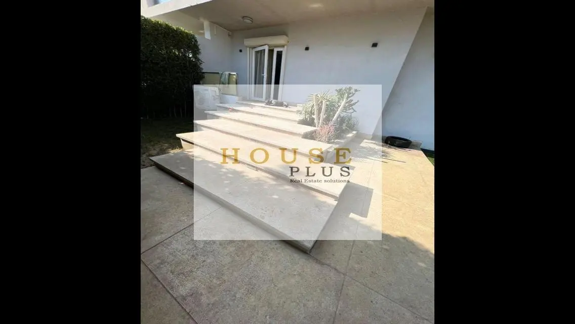 Luxuriously finished apartment with a large garden
