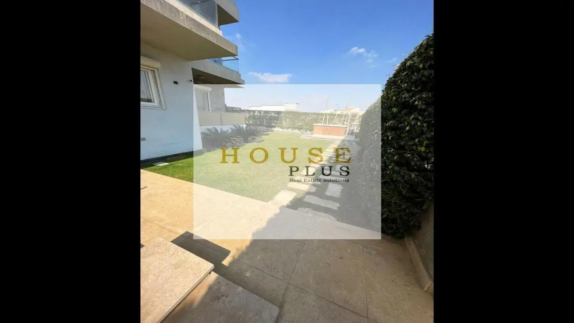 Luxuriously finished apartment with a large garden