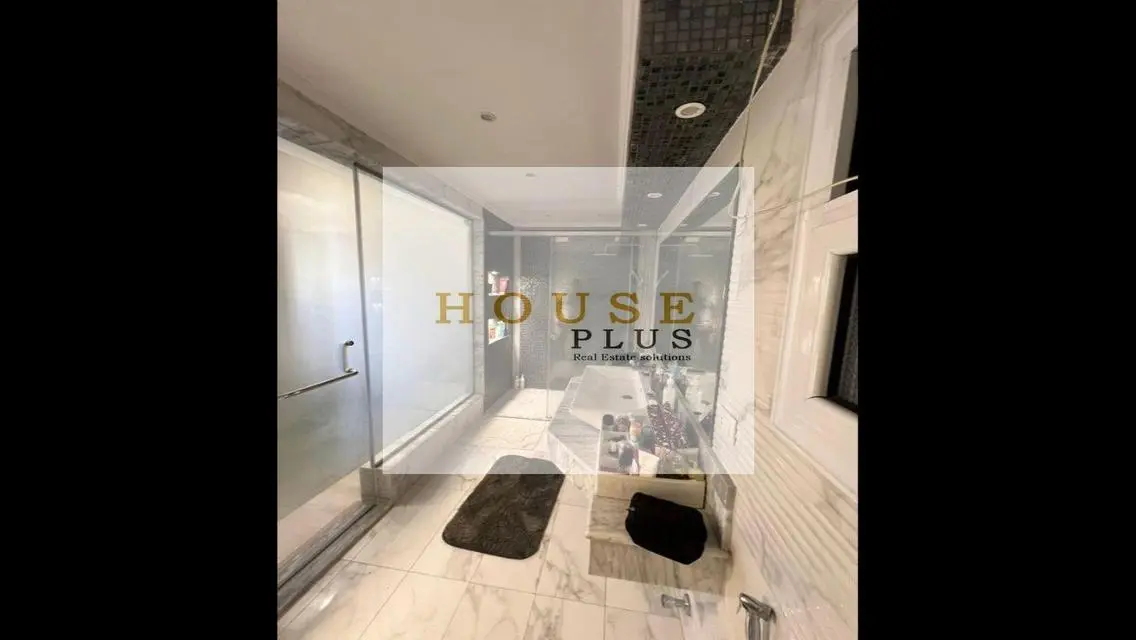 Luxuriously finished apartment with a large garden