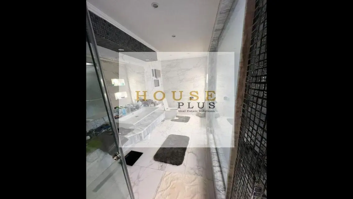 Luxuriously finished apartment with a large garden