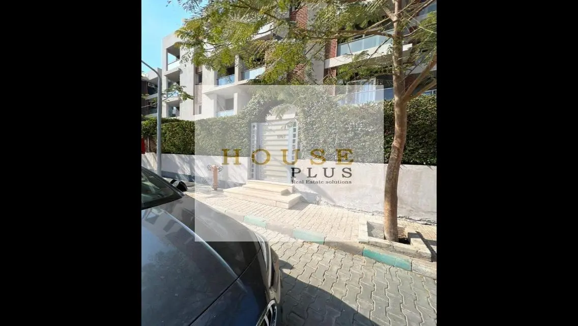 Luxuriously finished apartment with a large garden