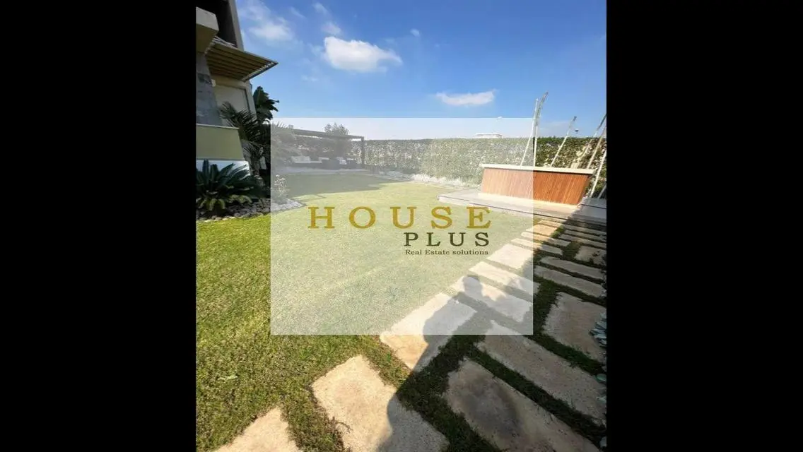 Luxuriously finished apartment with a large garden