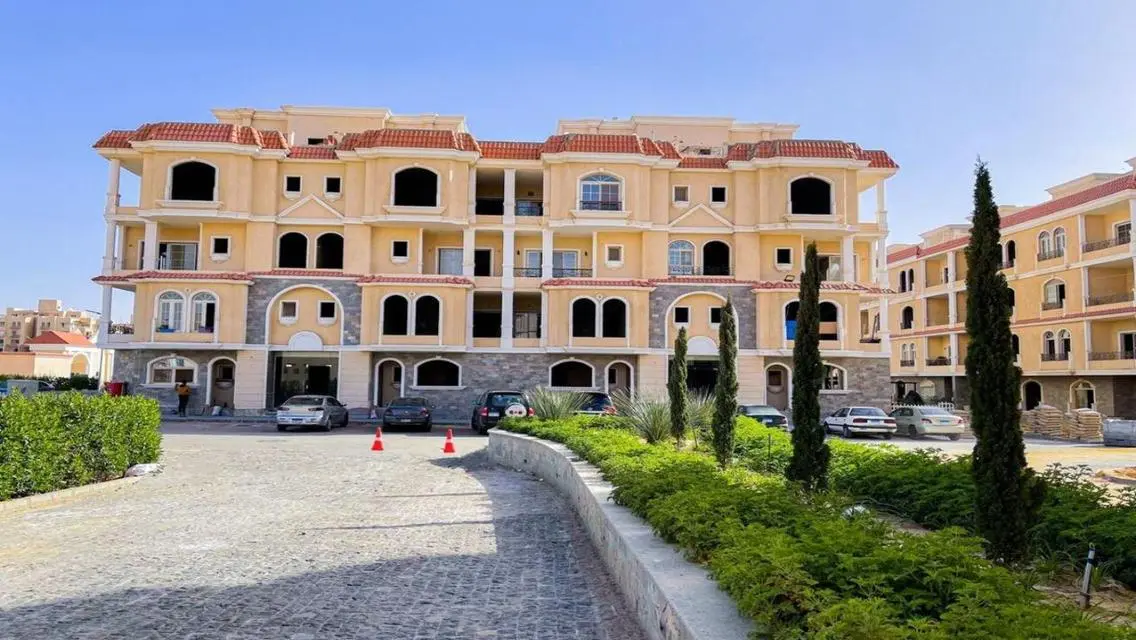 duplex Ready to move 272m near Grand Heights!