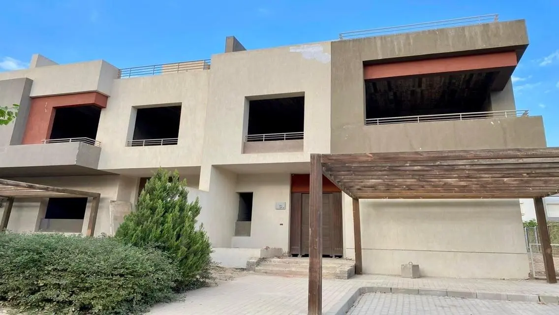 Luxury Villa for Sale with Private Pool and Garden