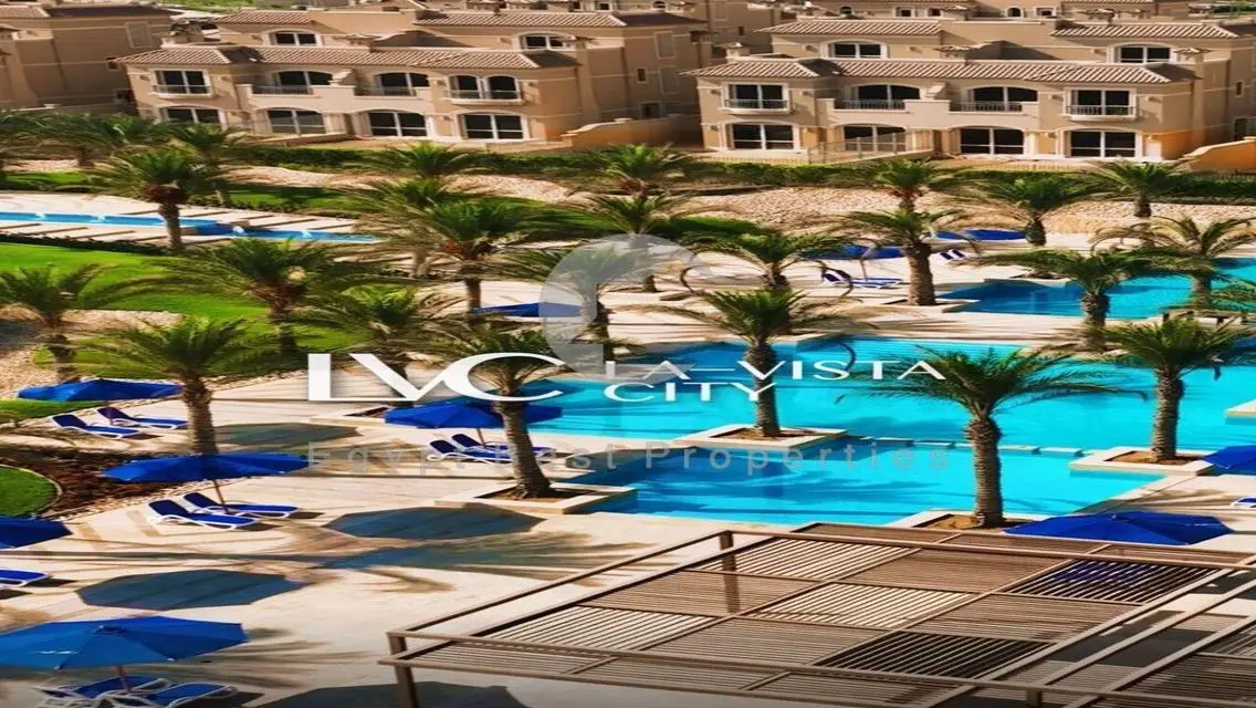 فيلا استلام فوري باطلالة مفتوحة لاجون و لاند سكيب