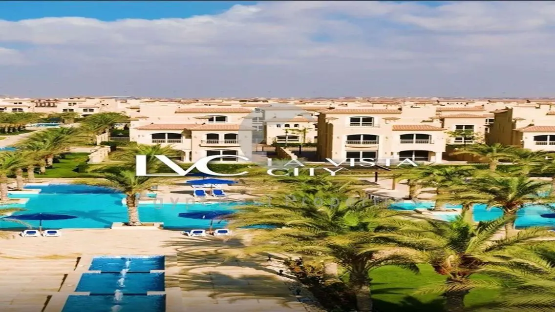 فيلا استلام فوري باطلالة مفتوحة لاجون و لاند سكيب