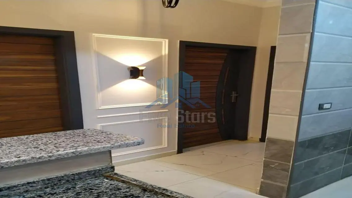 فرصتك _لإمتلاك شقة مميزة مع جاردن في كمبوند فاخر_