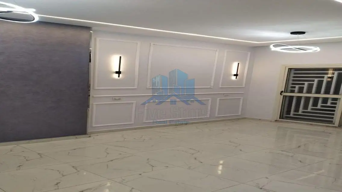 فرصتك _لإمتلاك شقة مميزة مع جاردن في كمبوند فاخر_