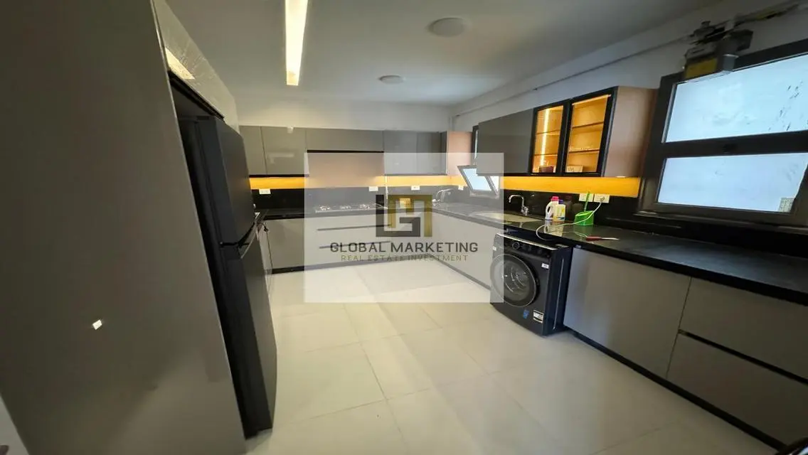Ultra modern apartment for rent in Eastown