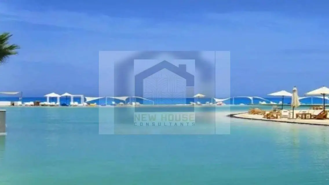 شاليه ارضي بجاردن هاسيندا ووترز ( بالم هيلز )