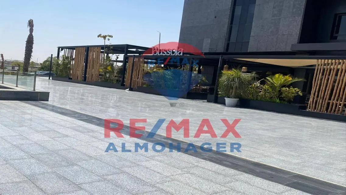 For Rent High-end F&amp;B Shop in Hale Town